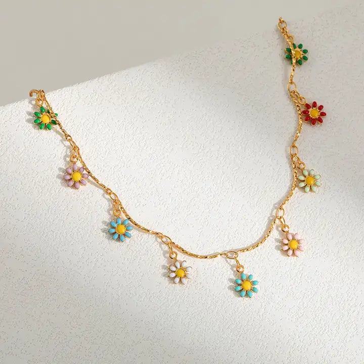 Daisy Pendant Necklace